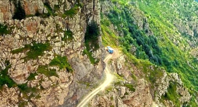 Türkiye'nin ve dünyanın en tehlikeli yolu heyelan nedeniyle ulaşıma galerisi resim 4