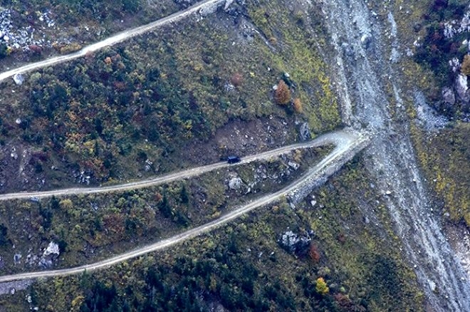 Türkiye'nin ve dünyanın en tehlikeli yolu heyelan nedeniyle ulaşıma galerisi resim 5