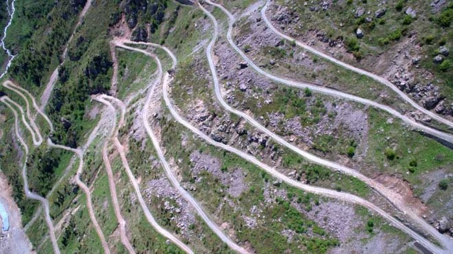 Türkiye'nin ve dünyanın en tehlikeli yolu heyelan nedeniyle ulaşıma galerisi resim 8