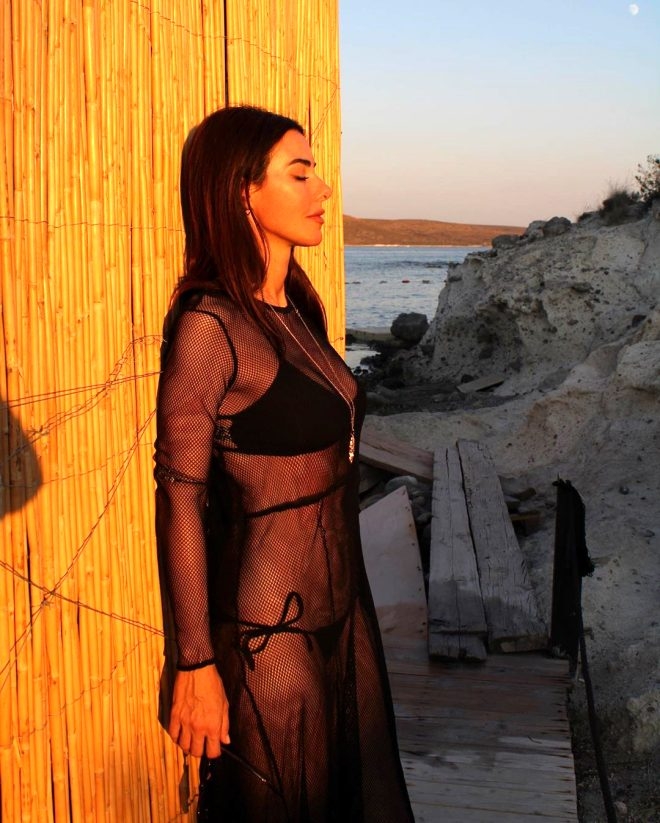 Defne Samyeli yine adından söz ettirdi galerisi resim 3