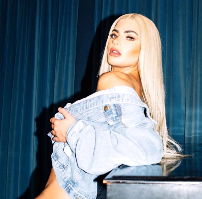 TV yıldızı Megan Barton Hanson ' merak ediyorum' diyerek çıpla galerisi resim 1