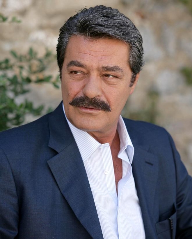 Kurbağa hayranı! İşte ünlülerin garip alışkanlıkları galerisi resim 15