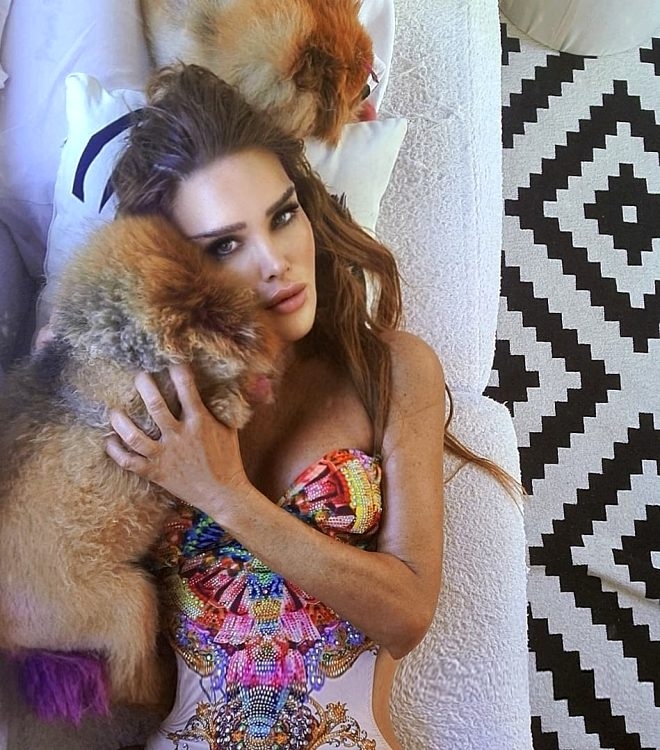 Kurbağa hayranı! İşte ünlülerin garip alışkanlıkları galerisi resim 2