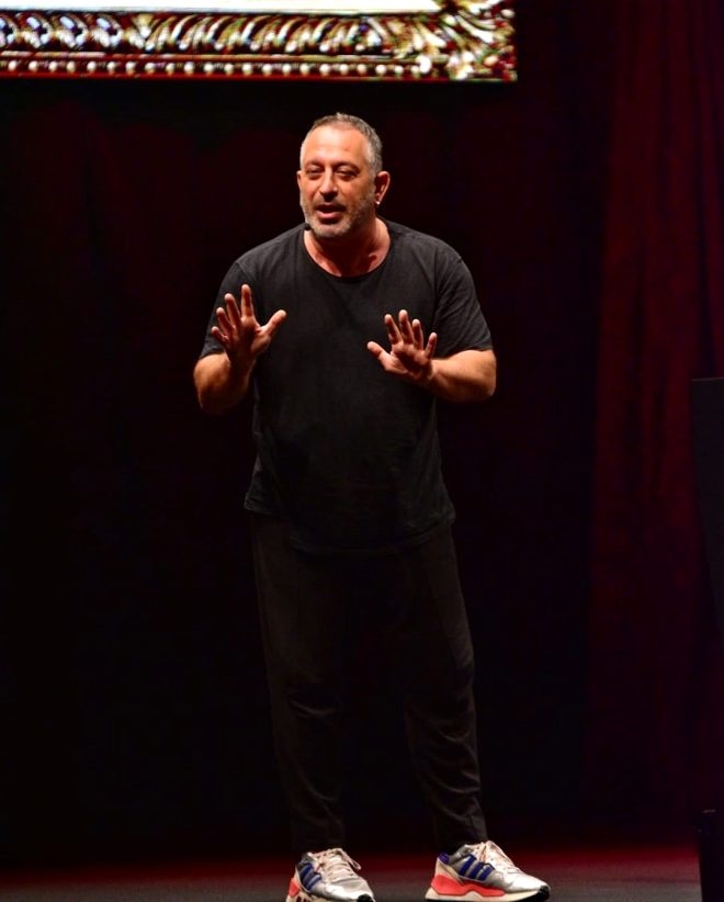 Kurbağa hayranı! İşte ünlülerin garip alışkanlıkları galerisi resim 6