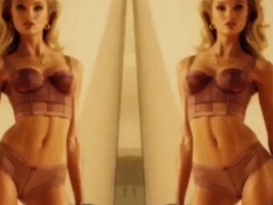 Hollandalı manken Romee Strijd sıkı çalışıyor