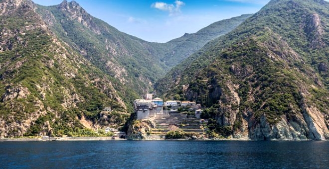 Bu dağa bin yıldır tek bir kadın ayak basmıyor! Sebebi ise 'bekaret galerisi resim 1