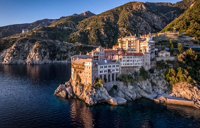 Bu dağa bin yıldır tek bir kadın ayak basmıyor! Sebebi ise 'bekaret galerisi resim 3