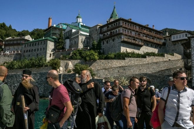 Bu dağa bin yıldır tek bir kadın ayak basmıyor! Sebebi ise 'bekaret galerisi resim 6