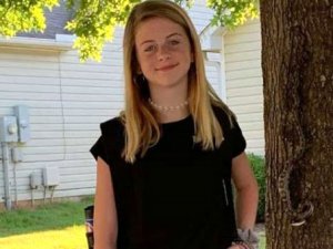 Kızının fotoğrafını çeken anne, iki saniye sonra çığlıklarına hakim olam