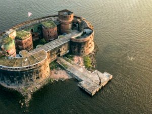 Denizin ortasında sırlarla dolu veba kalesi: Fort Alexander