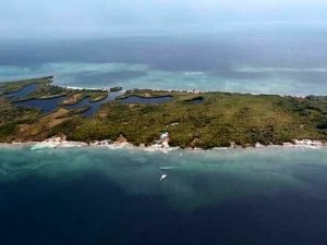 Cinsel ilişki adasına tepki yağıyor! Helikopterlerle eskort taşıyorlar