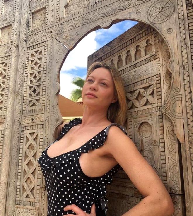 Taraftarların aklını başından aldı! 48'lik oyuncu Anna Falchi, takı galerisi resim 5