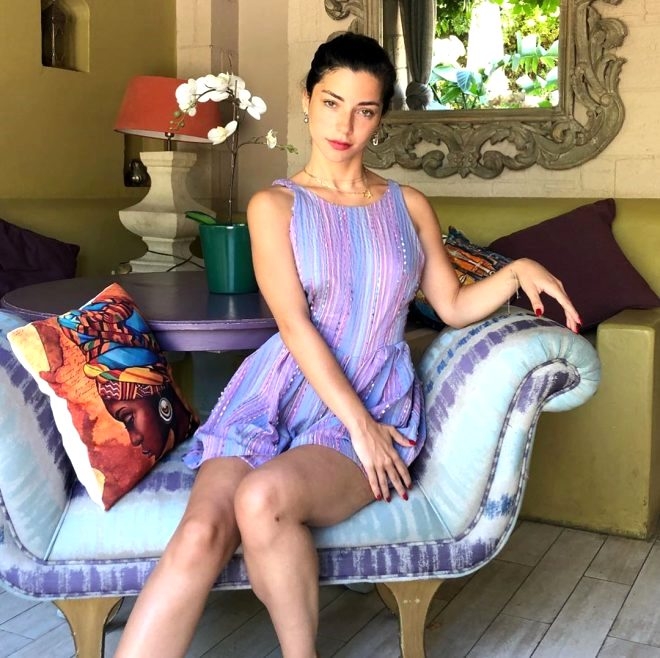 "Doğuştan mesafem var" diyerek maske takmıyordu! Merve Boluğur galerisi resim 14