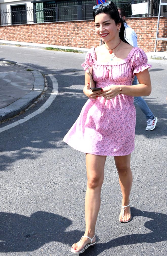 "Doğuştan mesafem var" diyerek maske takmıyordu! Merve Boluğur galerisi resim 2