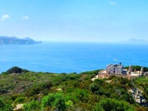 İtalya'nın yasaklı cinsel ilişki adası, karanlık tarihi ile ürkütüy