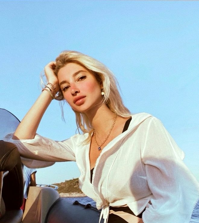 Babası Instagram'ını kapattırmıştı! Coşkun Sabah'ın kızı bomba galerisi resim 19