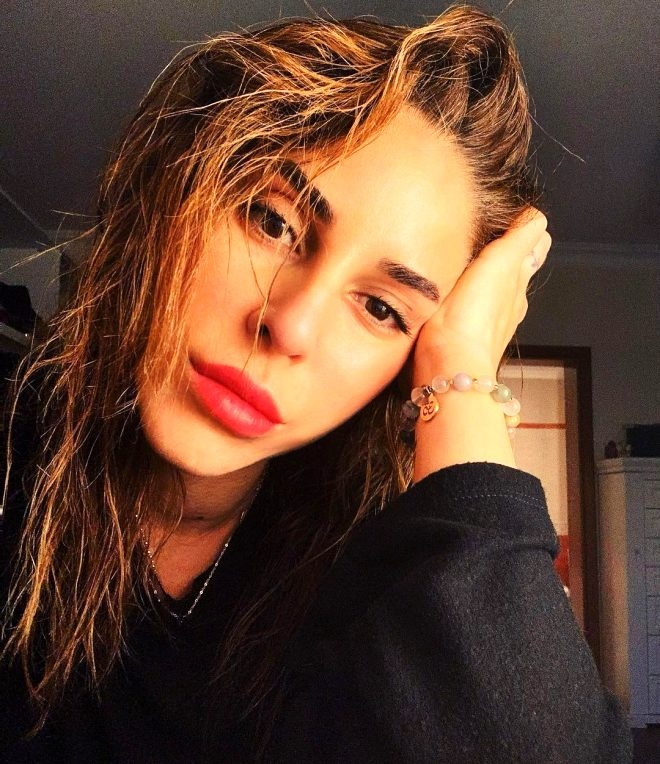 Ünlü oyuncu Irmak Ünal yaptığı hatanın bedelini koronavirüse yakalanarak galerisi resim 6