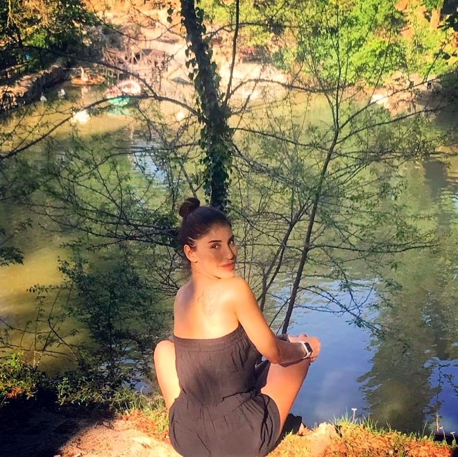 Ünlü oyuncu Irmak Ünal yaptığı hatanın bedelini koronavirüse yakalanarak galerisi resim 9