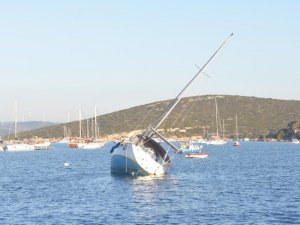 Deprem sonrası korkutan manzara! Deniz çekildi
