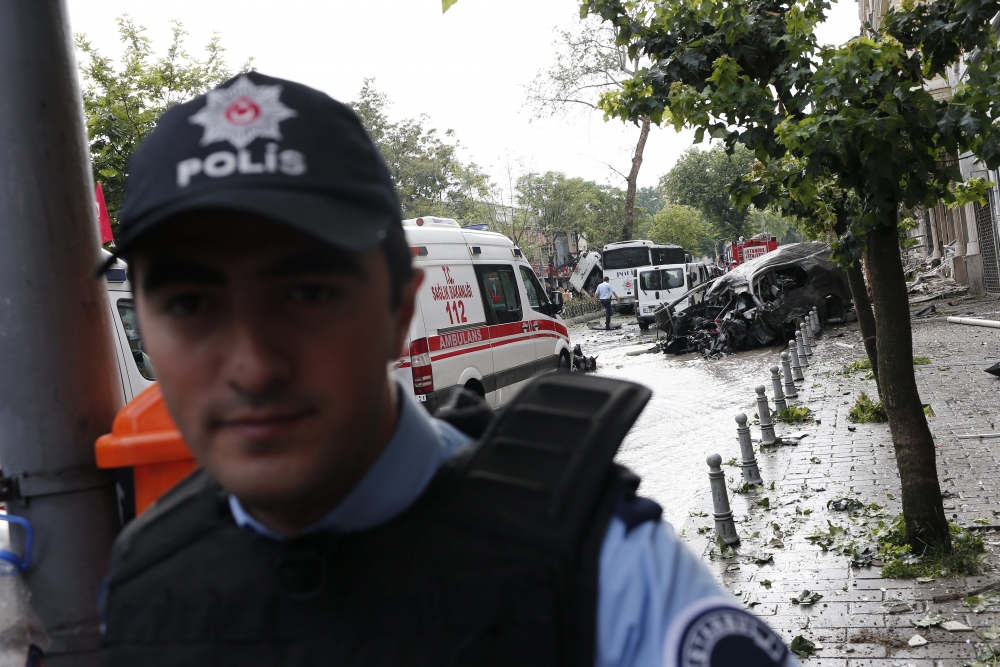 Foto Galeri: İstanbul'da Bombalı Saldırı galerisi resim 23