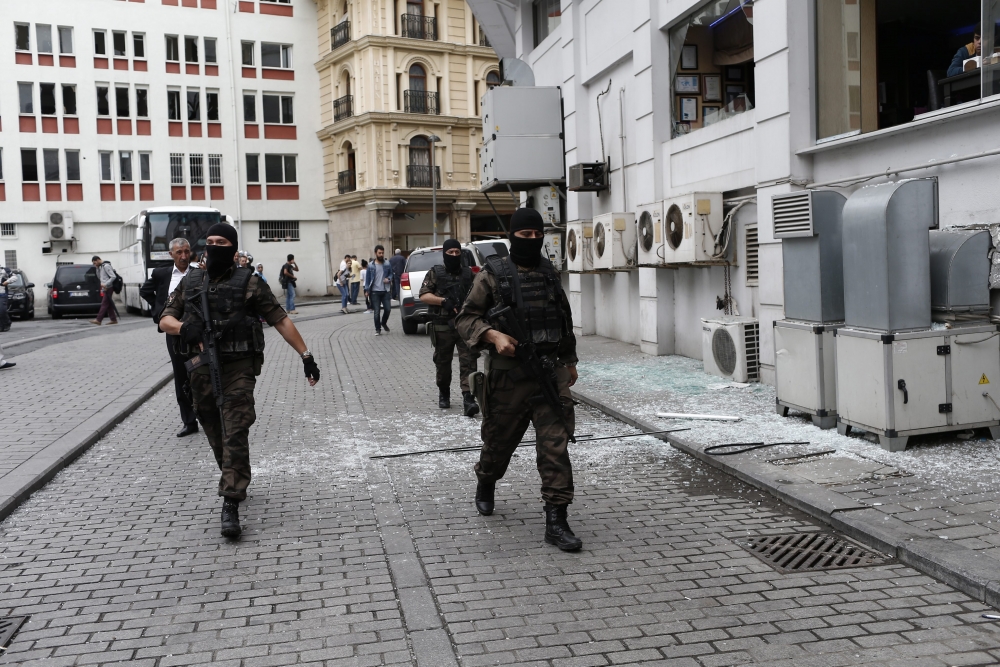 Foto Galeri: İstanbul'da Bombalı Saldırı galerisi resim 24