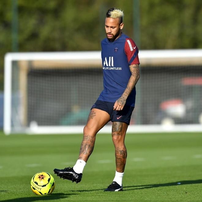 Neymar'ın 8 aydır beraber olduğu güzel şarkıcıyla açık ilişkisi, tü galerisi resim 3