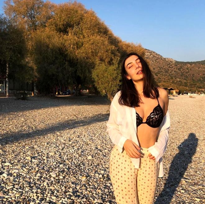 Biz donarken o açıldıkça açıldı! Alemin Kralı Oben, iç çamaşırıyla dışar galerisi resim 4