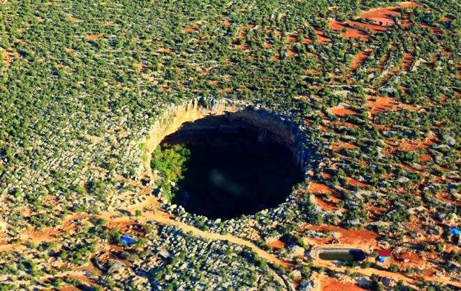 Ne zaman oluştuğu bilinmiyor! Burası Akdeniz'in aşağı dünyaya açıla galerisi resim 2