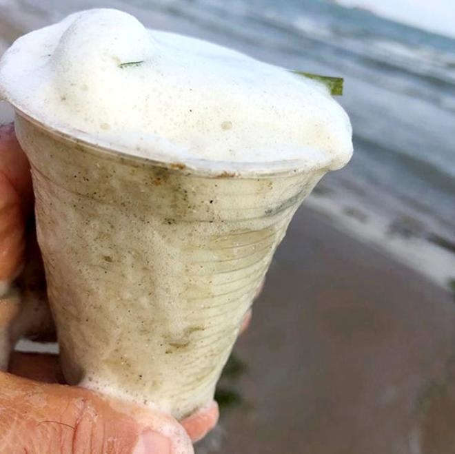 Bir anda köpürmeye başladı! Can çekişiyor! galerisi resim 4