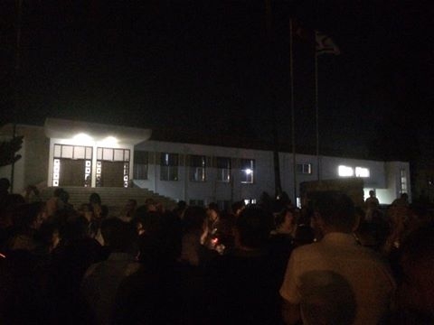 Gençler 3 gündür oradan ayrılmadı galerisi resim 11