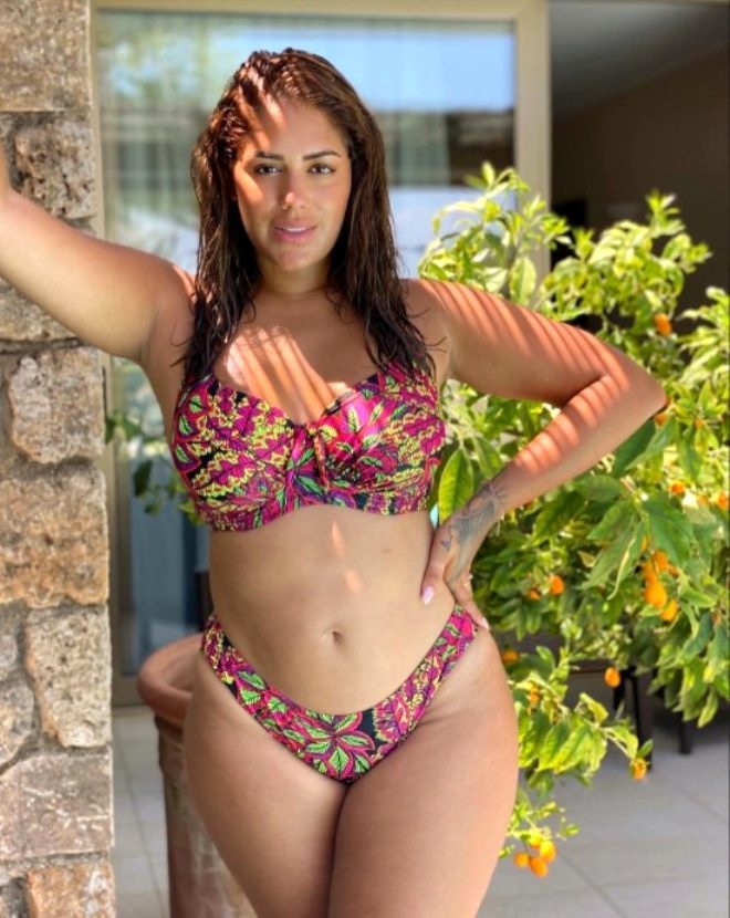 Sosyal medyanın sahte yüzünü ifşa etti! TV yıldızının filtresiz fotoğraf galerisi resim 4