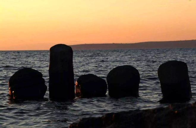 Boyları 12 metre kiloları 50 ton! 2 bin yıldır öylece duruyorlar galerisi resim 10