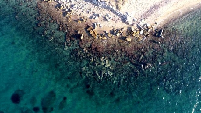 Boyları 12 metre kiloları 50 ton! 2 bin yıldır öylece duruyorlar galerisi resim 4