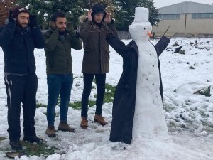 Hayal gücünü zorlayan kardan adamlar