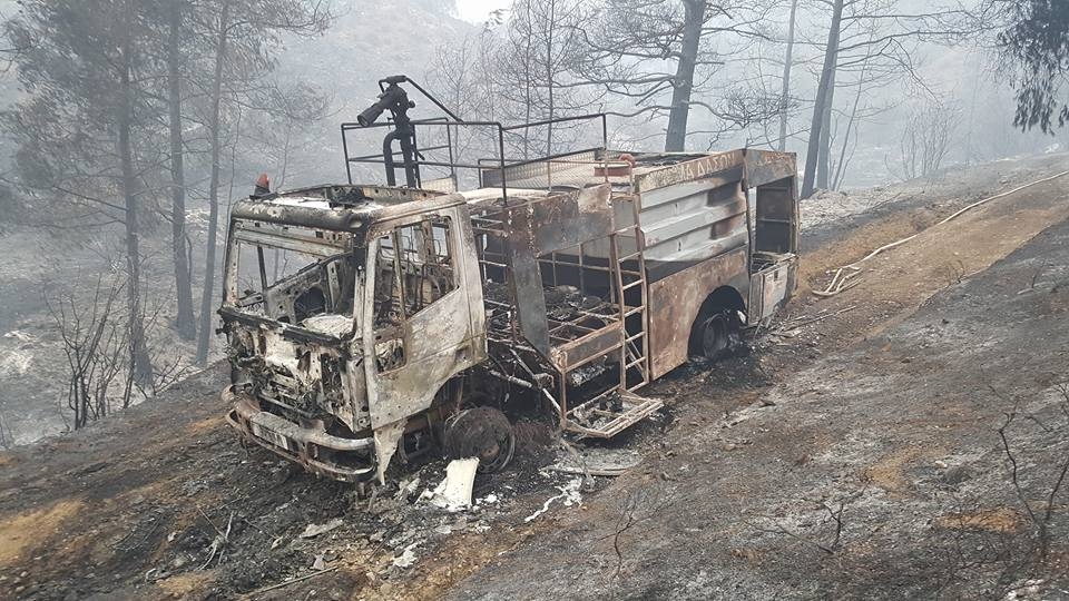 Yangın 2 can aldı. İşte Trodos'taki büyük yangından fotoğraflar galerisi resim 18
