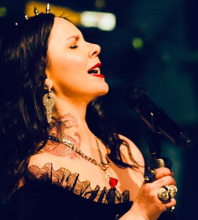 Rock'un yosun gözlü güzeli son haliyle şaşırttı galerisi resim 11