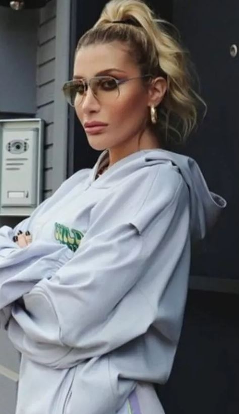 İrem Derici: Ünlü olmak için benimle oluyorlar galerisi resim 1