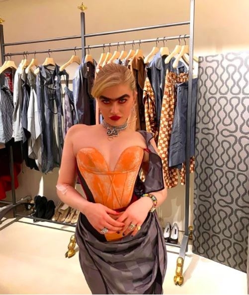 Kaşlarını Almayan Kıbrıslı Instagram Modeli gündem oldu! galerisi resim 1