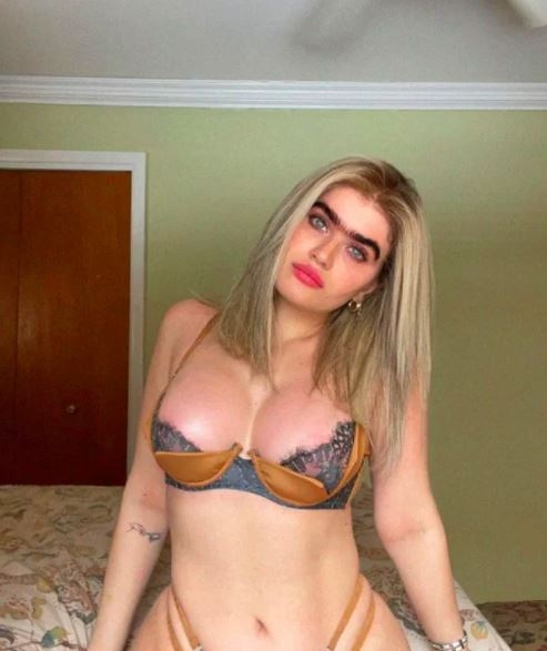 Kaşlarını Almayan Kıbrıslı Instagram Modeli  gündem oldu! galerisi resim 13