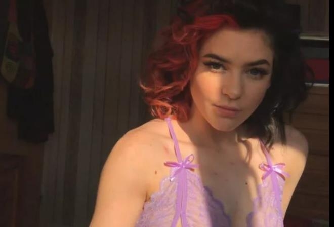 İşini kaybeden temizlikçi, son çareyi çıplak fotoğraflarını satmakta bul galerisi resim 6