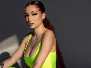 18'ine girer girmez soyundu, 6 saat içinde rekor kırdı