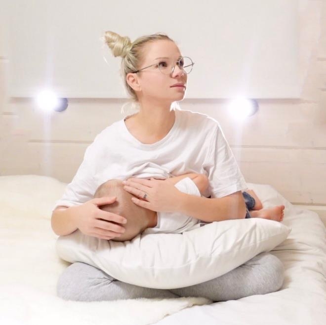 10 çocuk annesi olduğuna kimse inanmıyor! Fiziğini gören gıpta ediyor galerisi resim 10