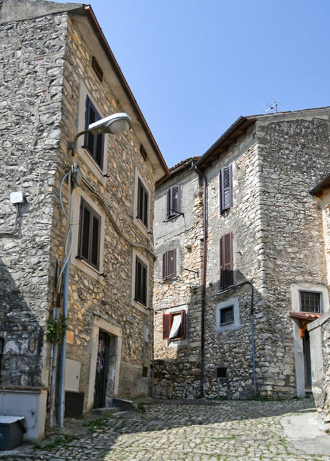 Bu ülkede evler 10 TL'ye satılıyor! Ancak tek bir şart var galerisi resim 4