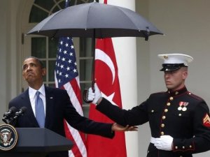 Politikanın ciddiyetini kaybettiği komik anlar