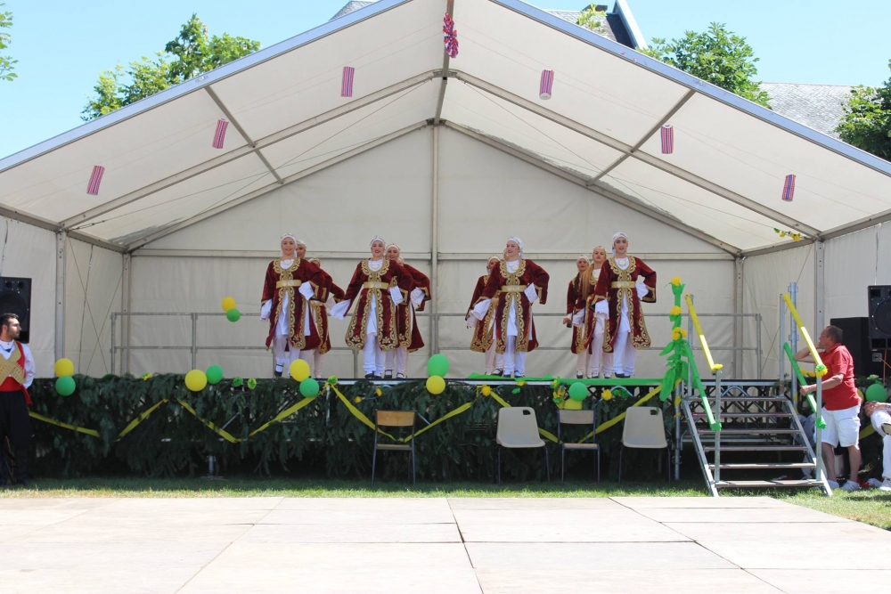 Pergamalı folklor ekibinden Fransa çıkarması! galerisi resim 10