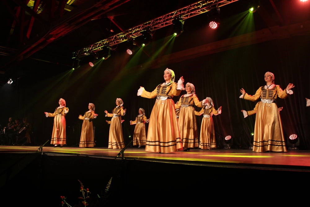 Pergamalı folklor ekibinden Fransa çıkarması! galerisi resim 13