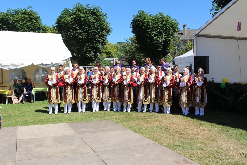 Pergamalı folklor ekibinden Fransa çıkarması! galerisi resim 19