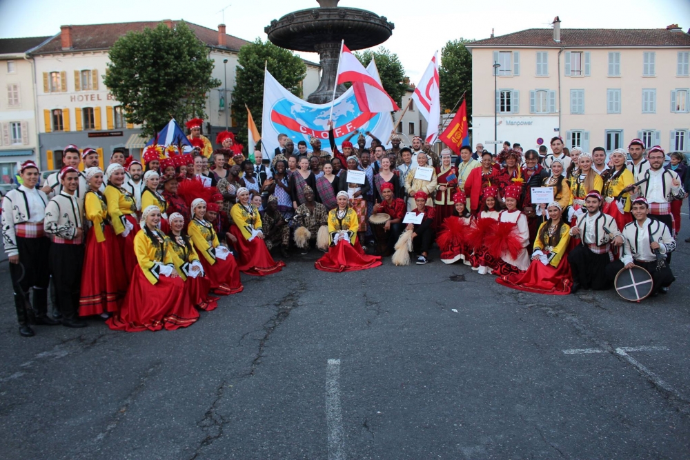 Pergamalı folklor ekibinden Fransa çıkarması! galerisi resim 30