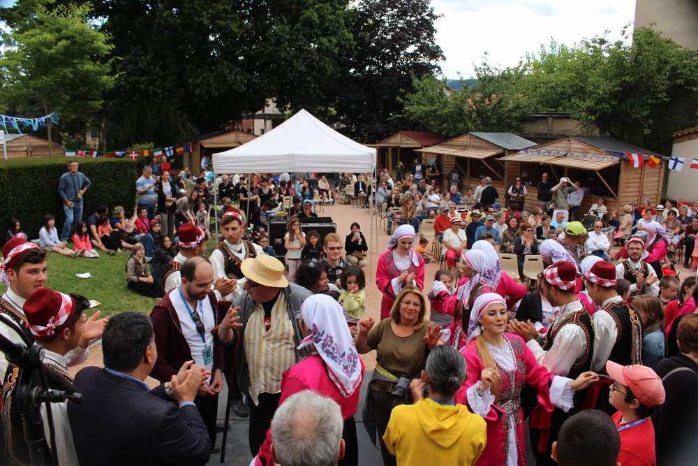 Pergamalı folklor ekibinden Fransa çıkarması! galerisi resim 33