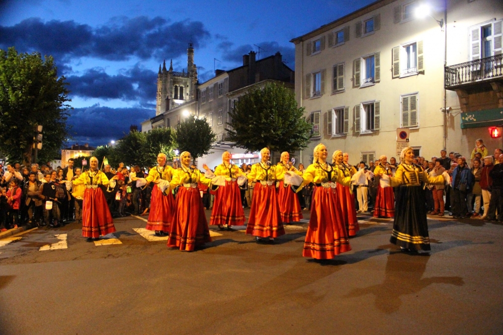 Pergamalı folklor ekibinden Fransa çıkarması! galerisi resim 35